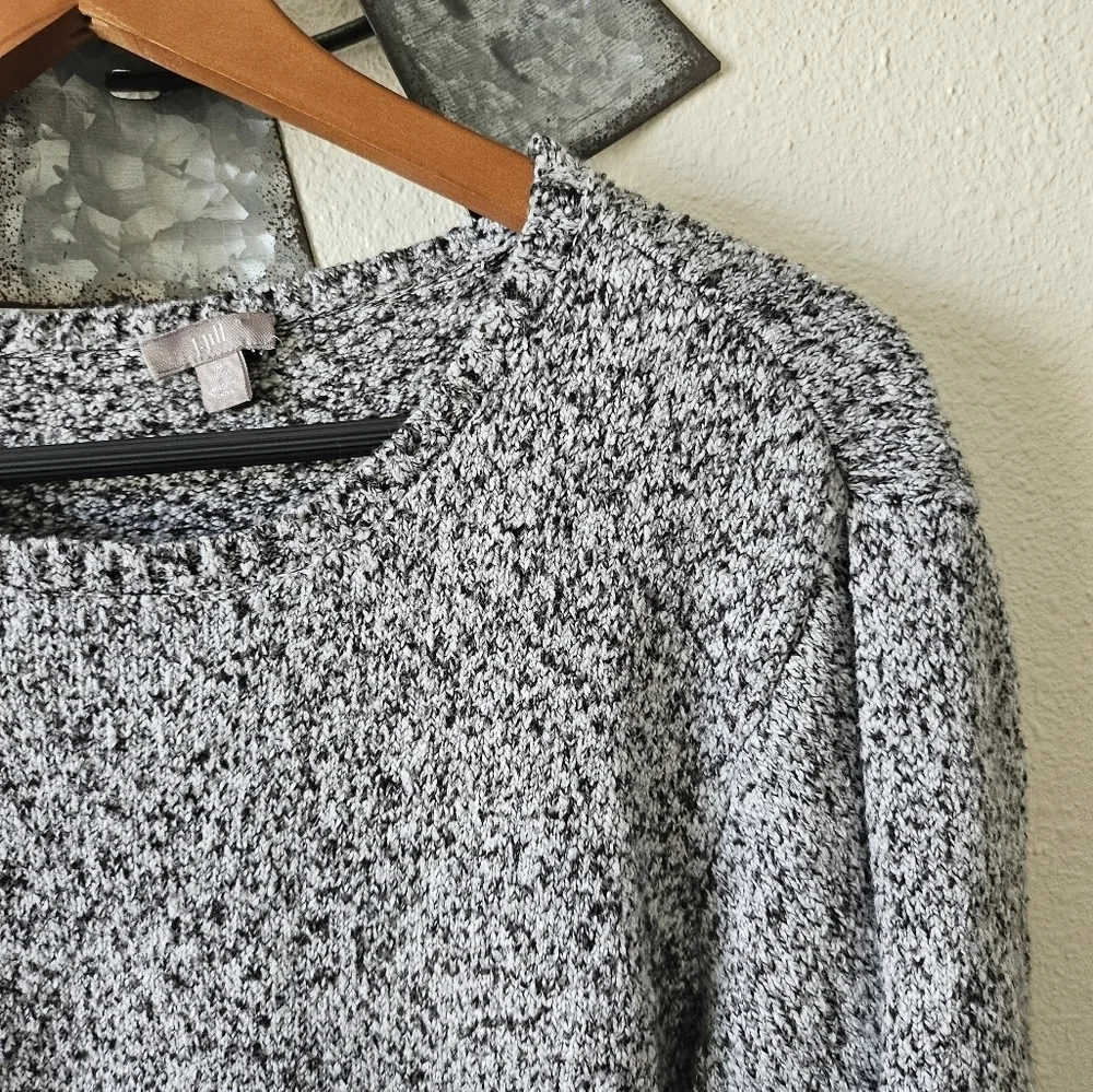 J.Jill Women's Gray Front Pockets knit Casual Chic comfy Sweater Size M.